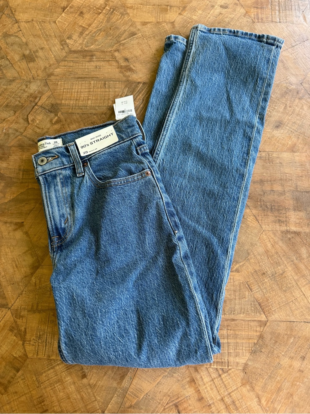Mid-Rise 90s Straight Blue Jeans